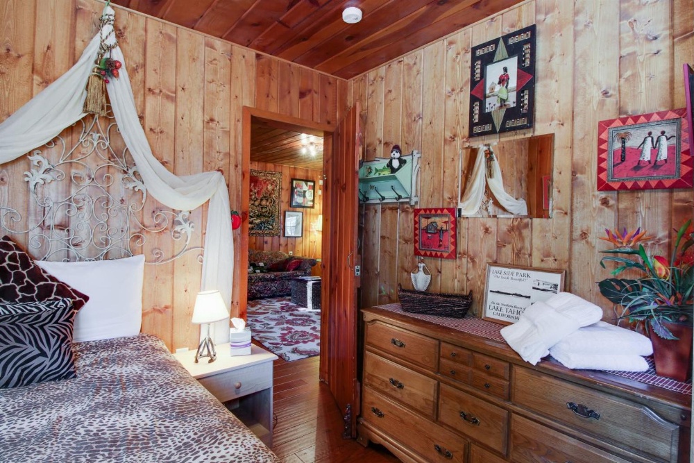 Country Cottage by the Lake Main image