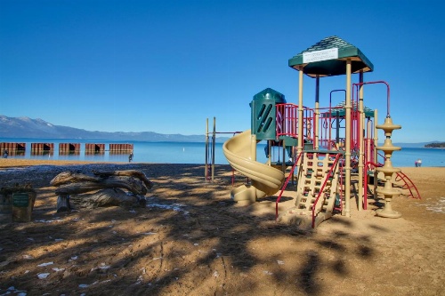 Country Cottage by the Lake image 7